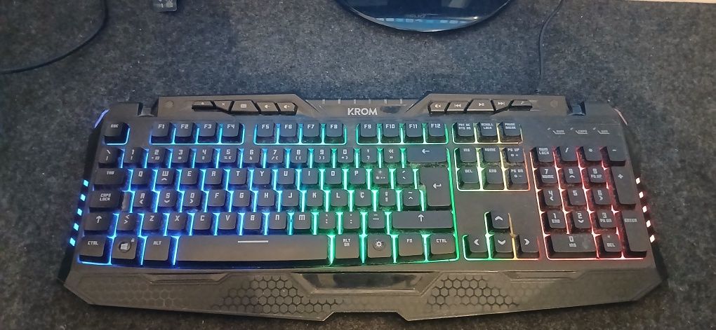 Vendo teclado KRom