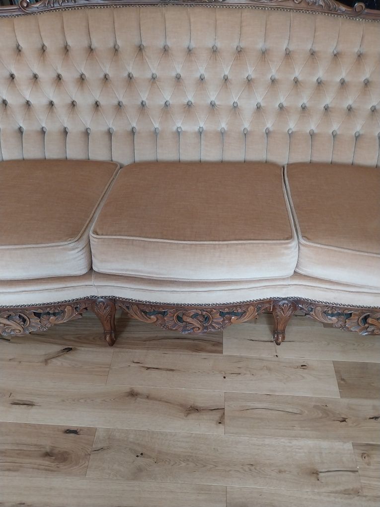 Sofa i pufa w stylu Ludwik