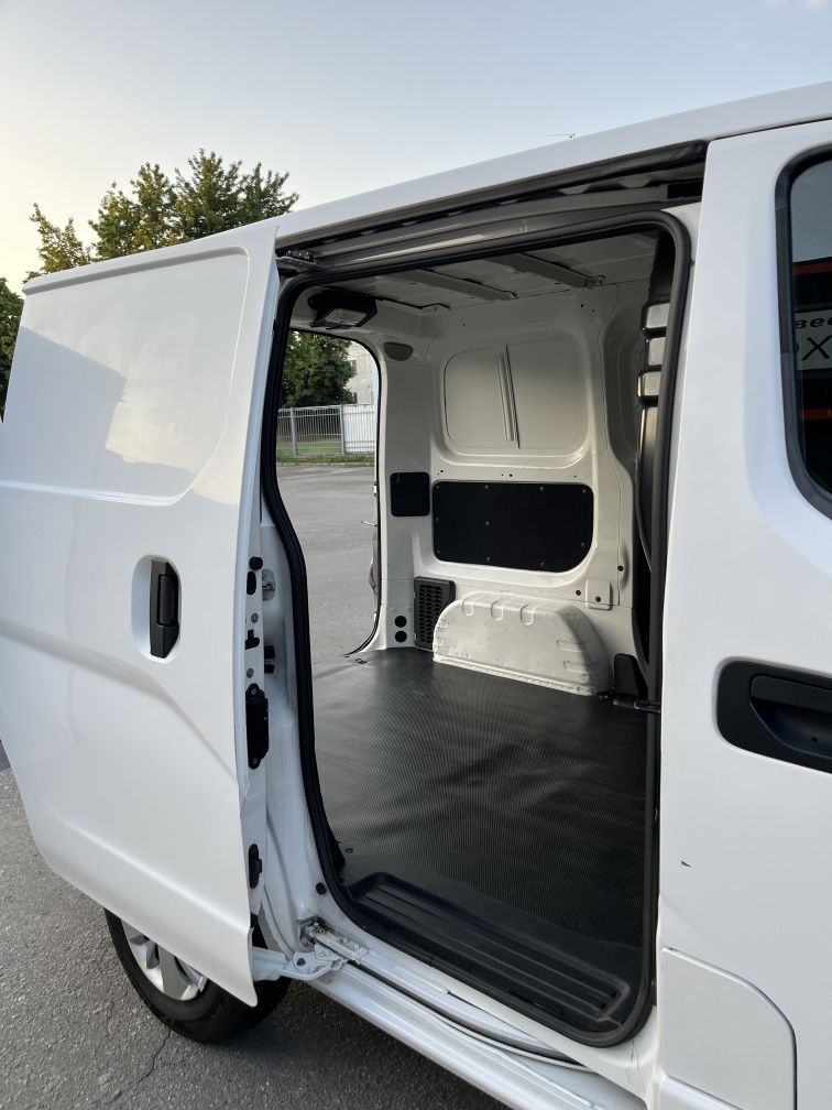 Обмін Nissan nv 200 з Німеччини