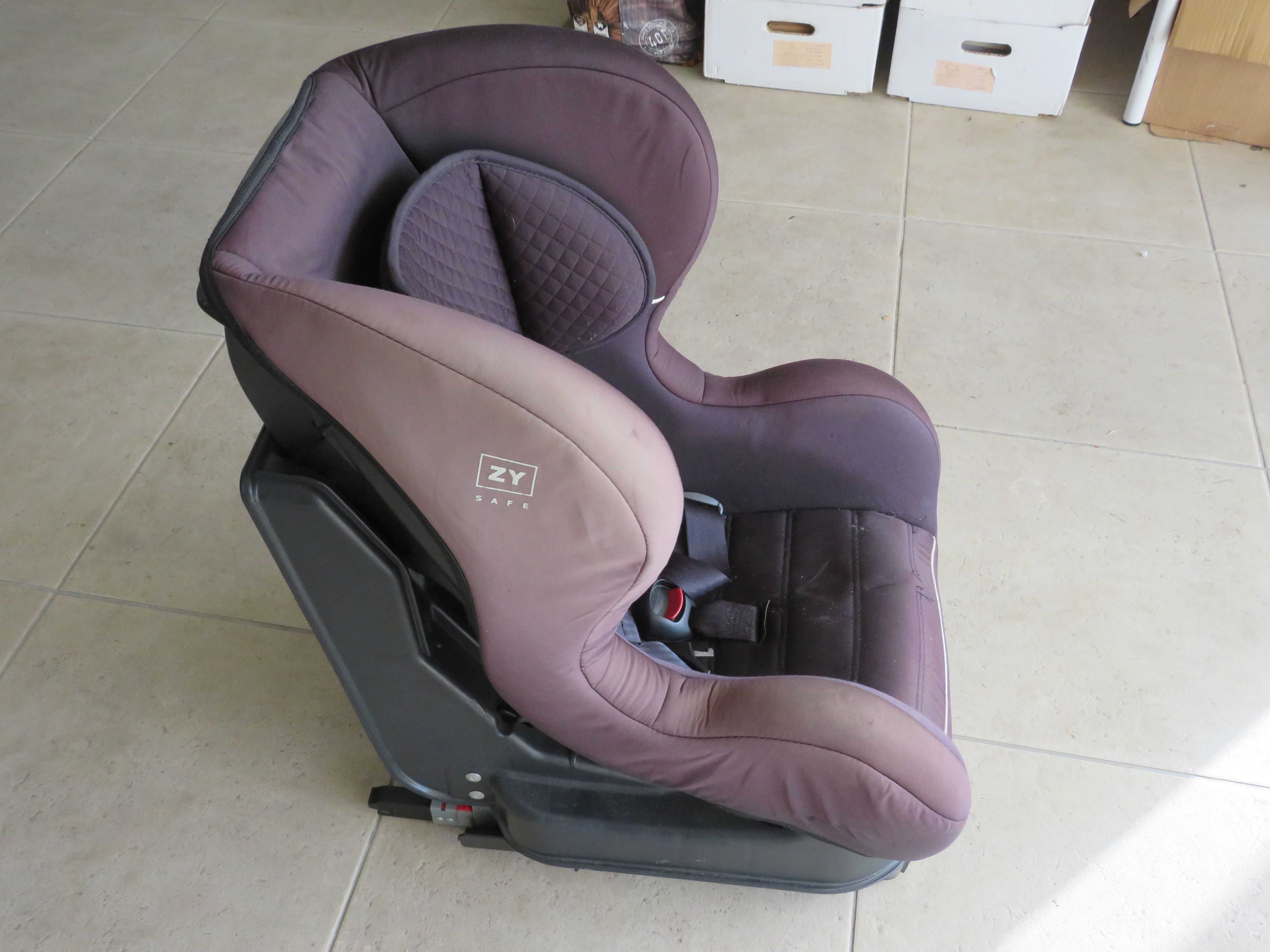 Vendo cadeira de bebé para montar no banco do carro
