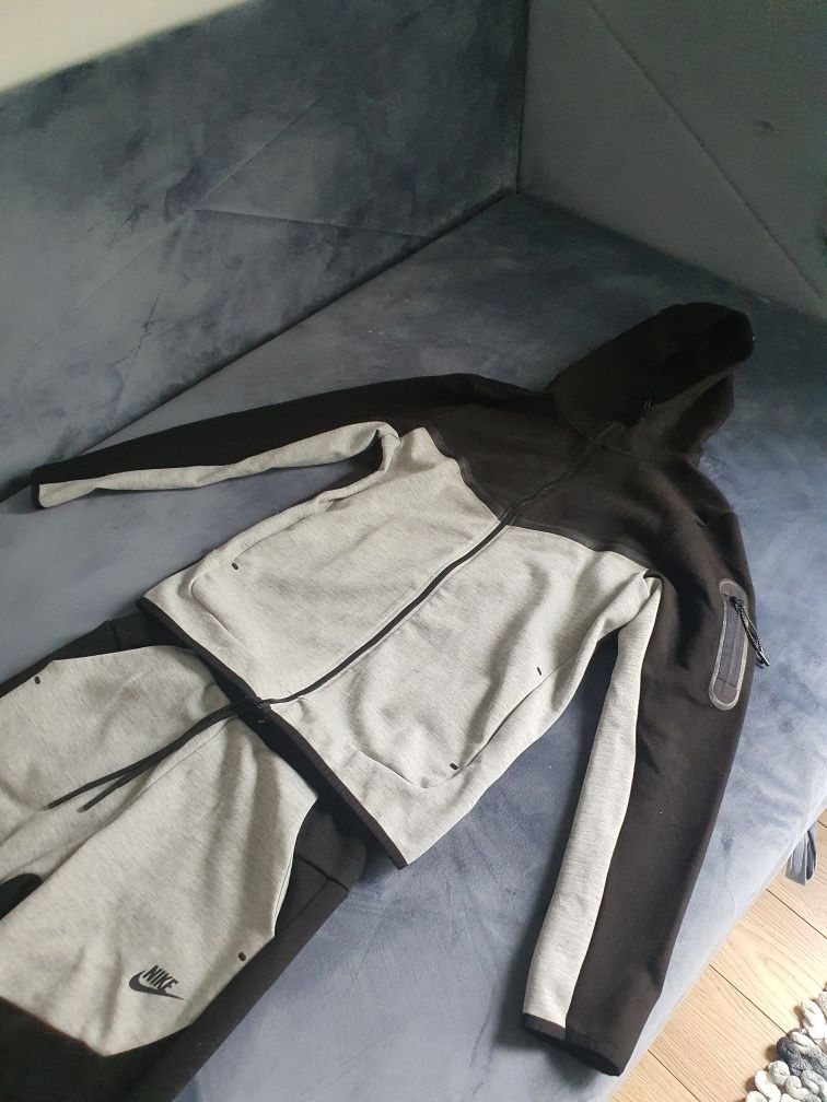 Nowy dres Nike Tech Fleece  L okazja