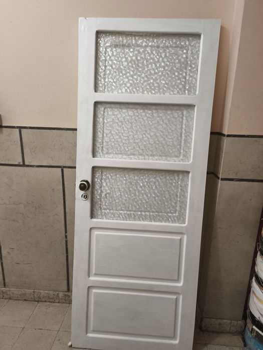 Porta interior com vidro e veda luz