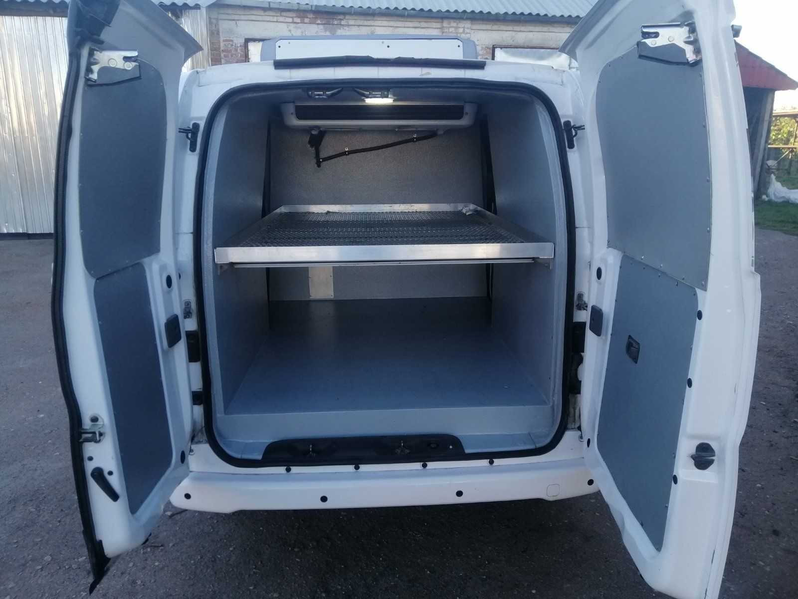 Продам nissan nv 200 холодильник