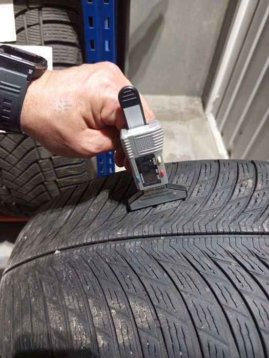 Шини (ЗИМА) 235/60R18