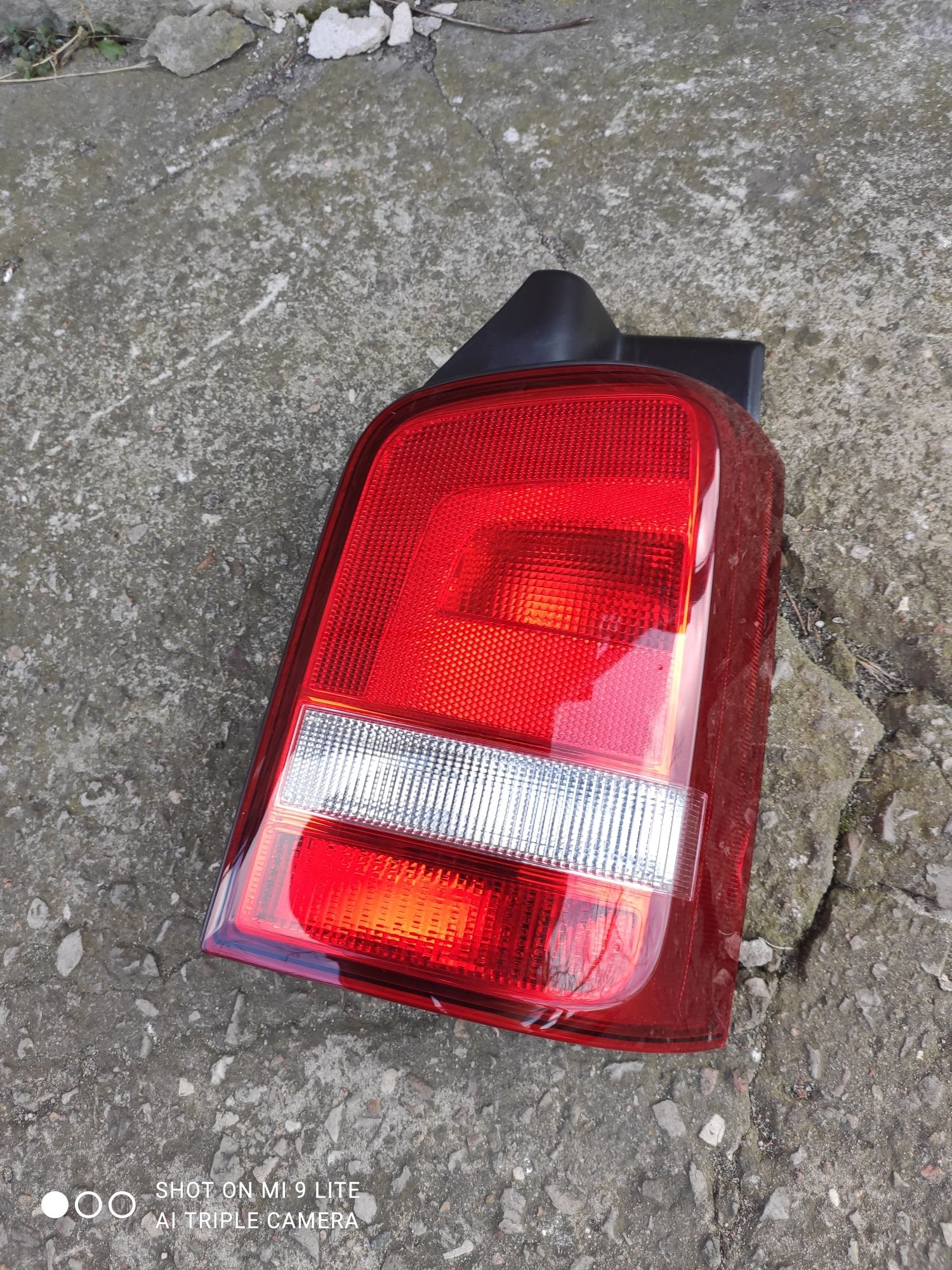 Lampa tył prawa Volkswagen Transporter T5 T6 Hella Oryginał