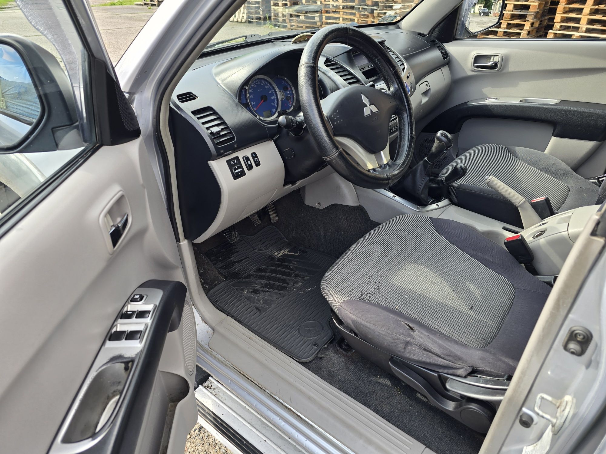 Mitsubishi L200 2.5 did 2007r 4x4 hilux Navara Pathfinder
