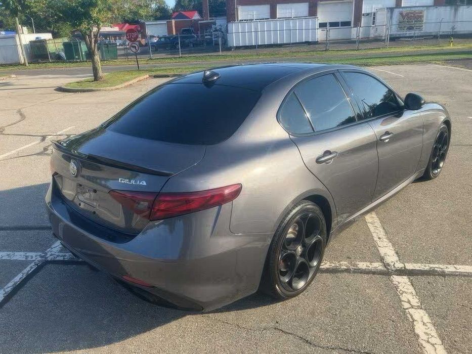 Alfa Romeo Giulia Veloce      2022