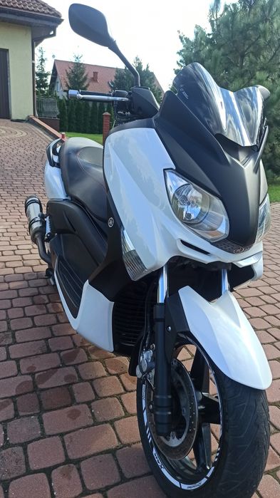 Yamaha X-Max 125