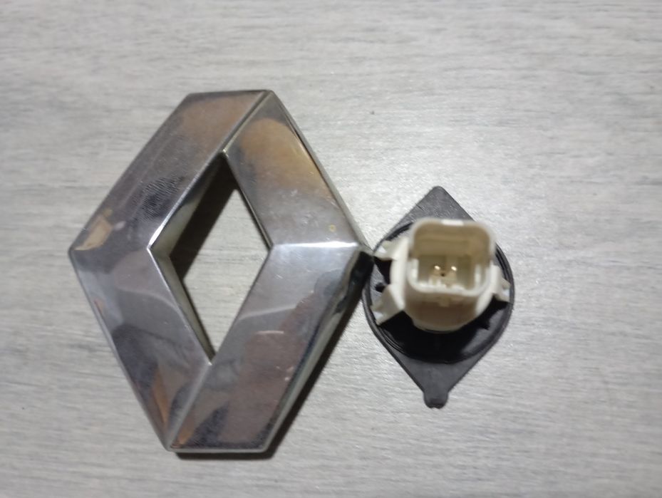 Эмблема Ляды Рено Меган 2