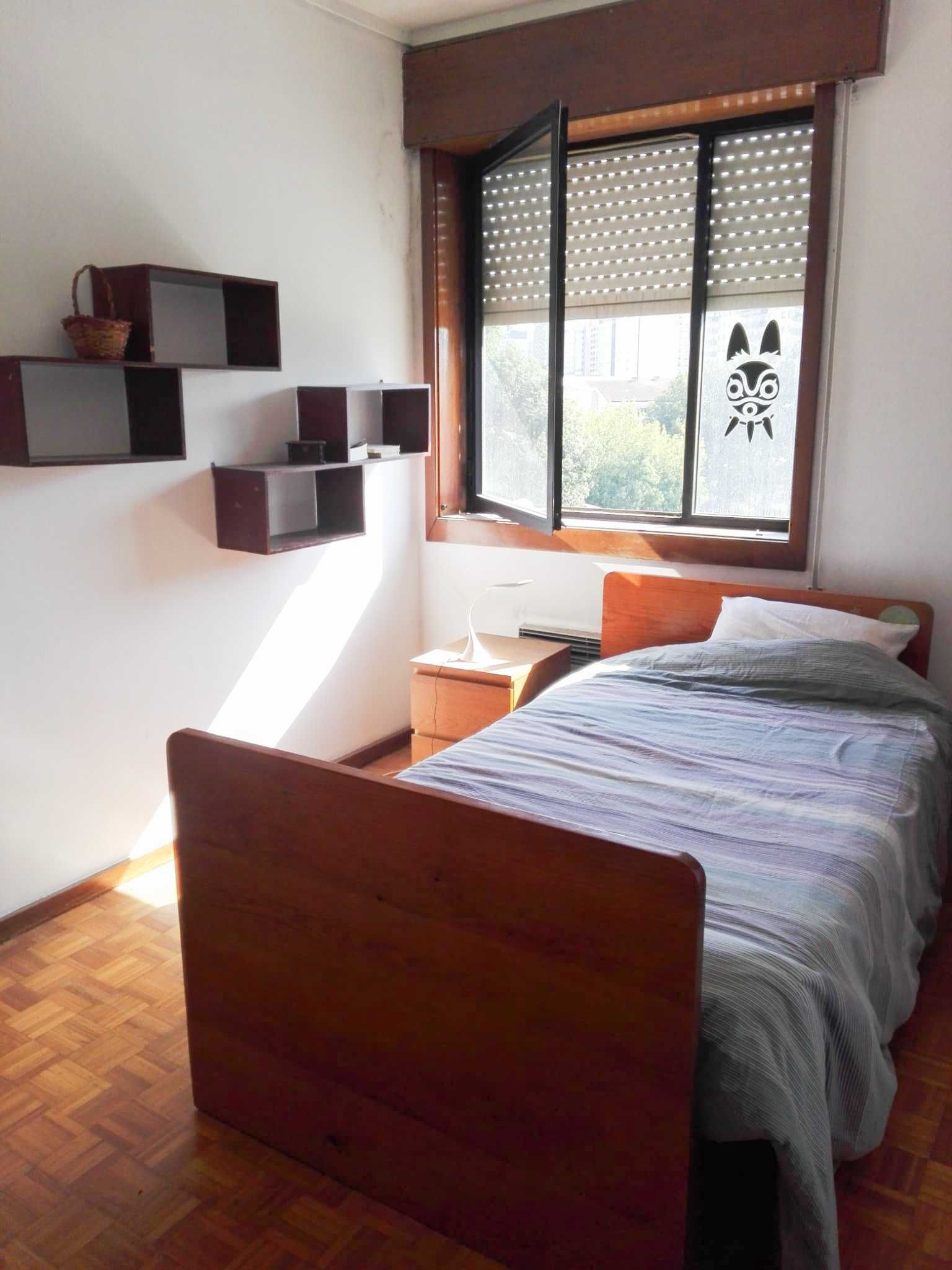 Quarto individual para arrendar em Vila Nova de Gaia