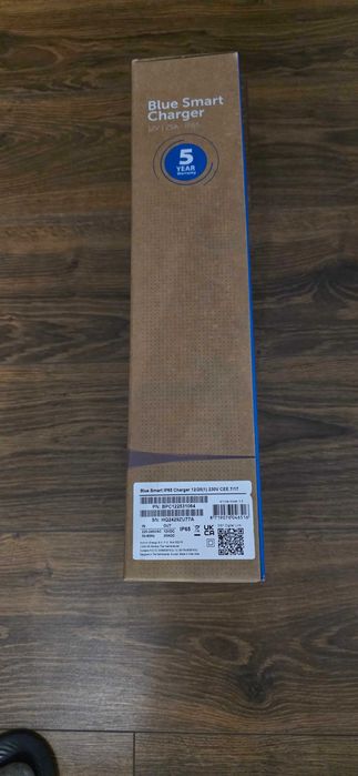 Ładowarka Victron Blue Smart IP65 12V/25A z Bluetooth + Etui