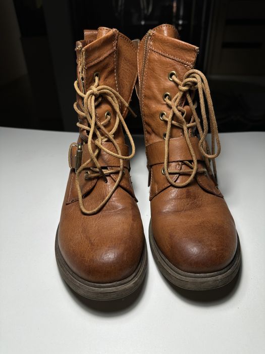 Чоботи демисезонні.