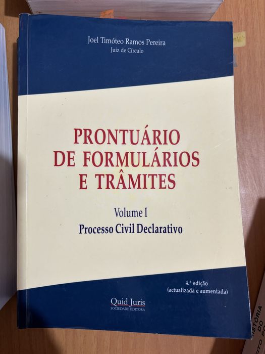 Livros de Direito variados