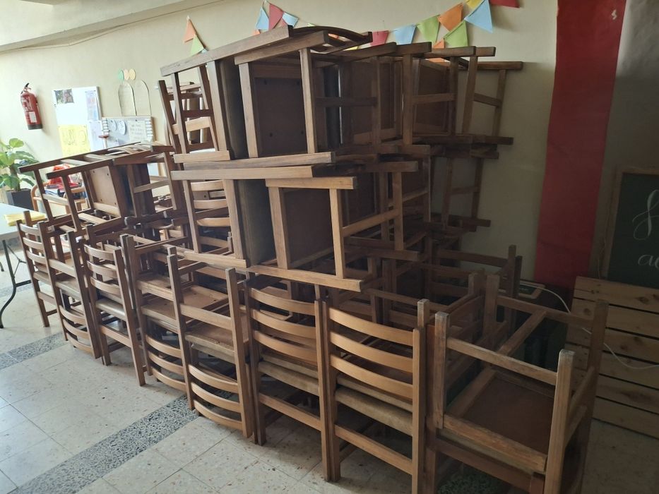 90 cadeiras usadas