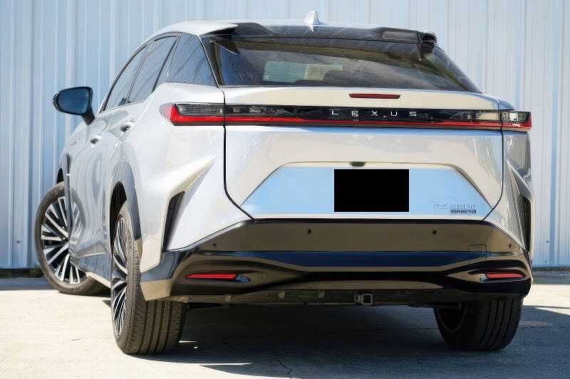 2023 Lexus RZ 450e Luxury