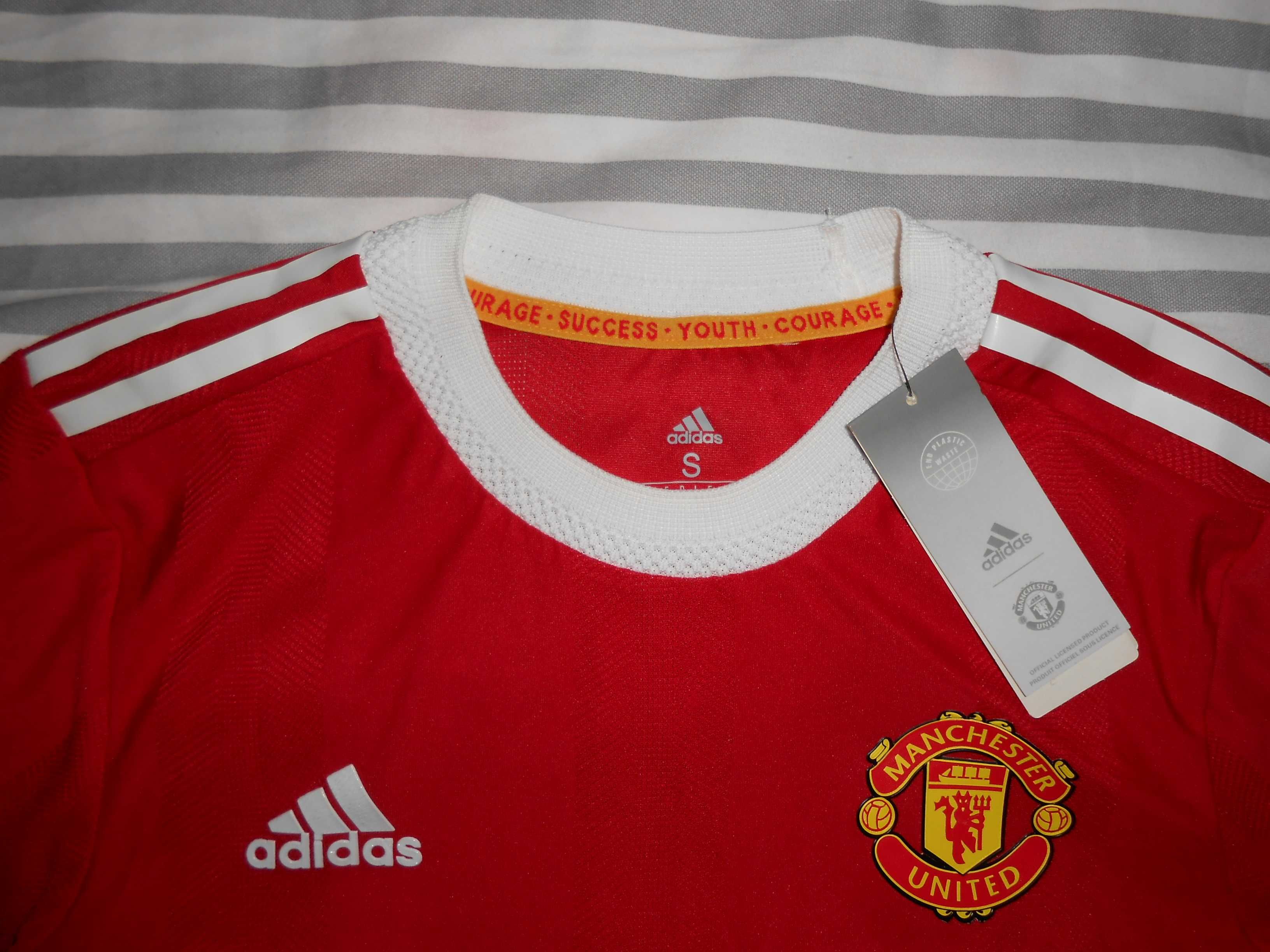 Nowa koszulka meczowa adidas Manchester United 2021-22 (S)