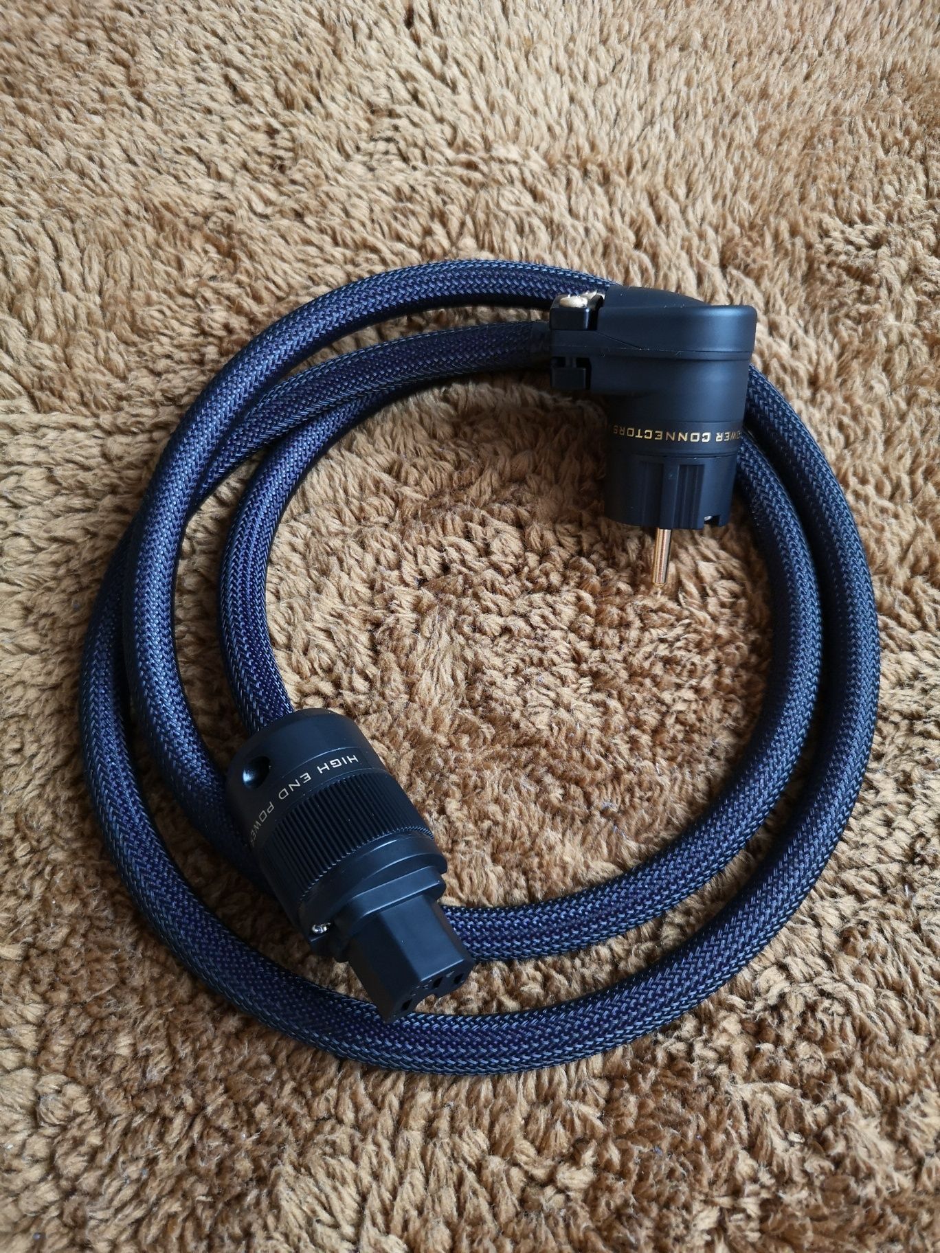 Kabel zasilający Melodika 3x4 mm dł. 1.5 m. Wtyki Schuko pozłacane.