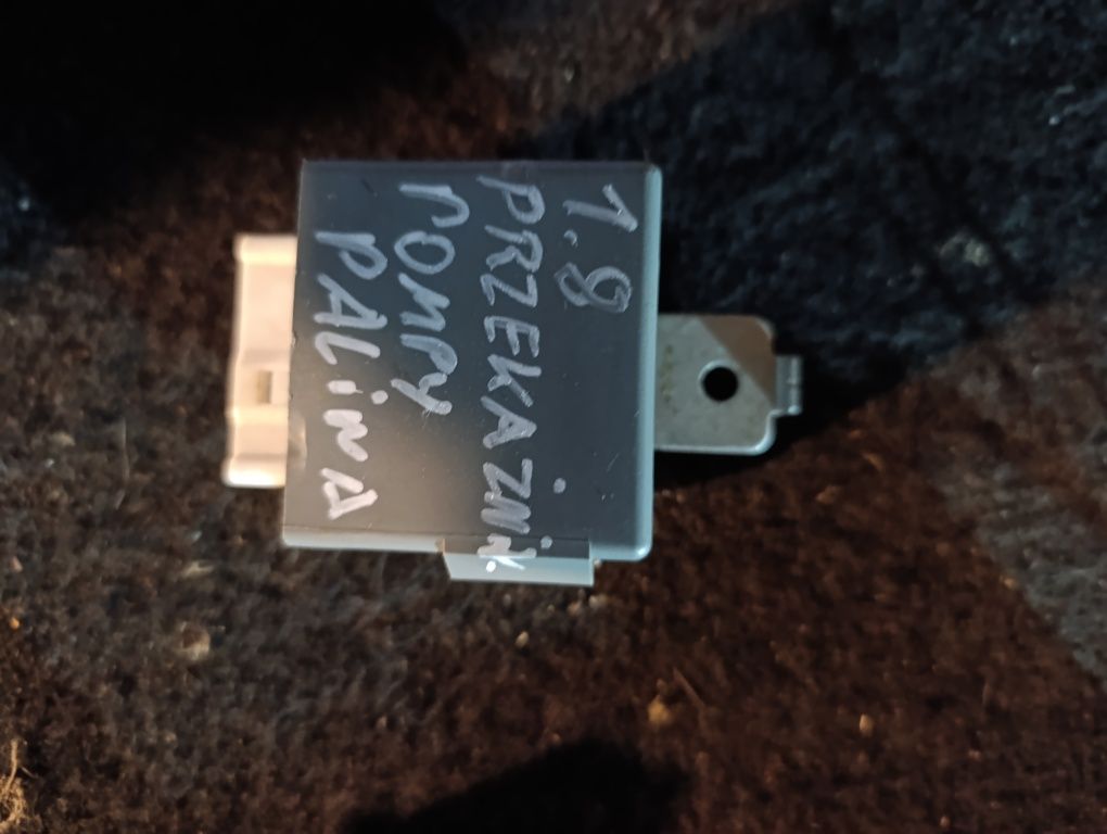 Przekaźnik regulator pompy paliwa honda Civic 6 gen angielka kombi vtc