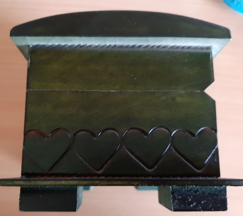 Szkatułka na biżuterię z kluczykiem