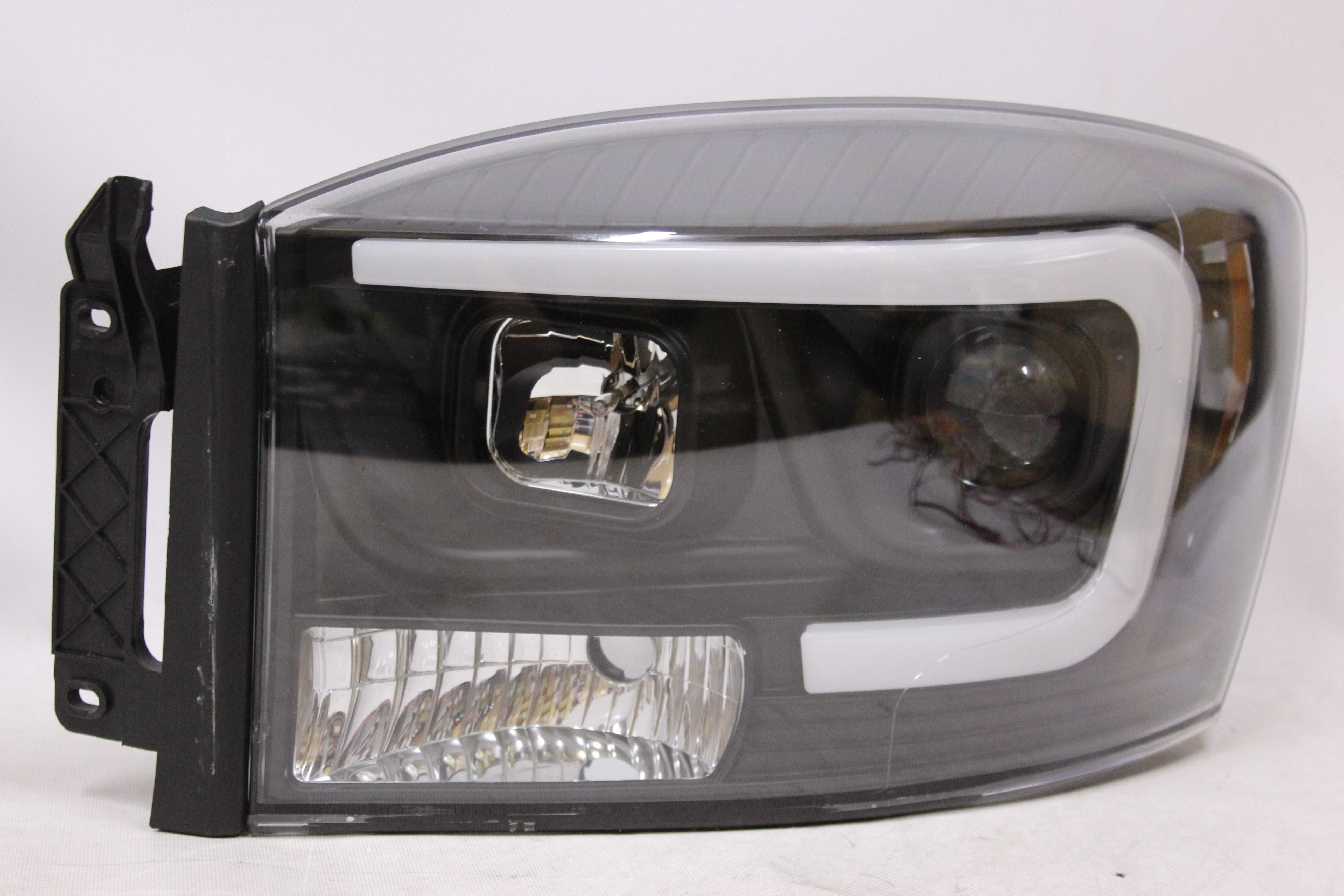 Lampy reflektory przednie przód DODGE RAM 09-18 LED BAR NEON Black !