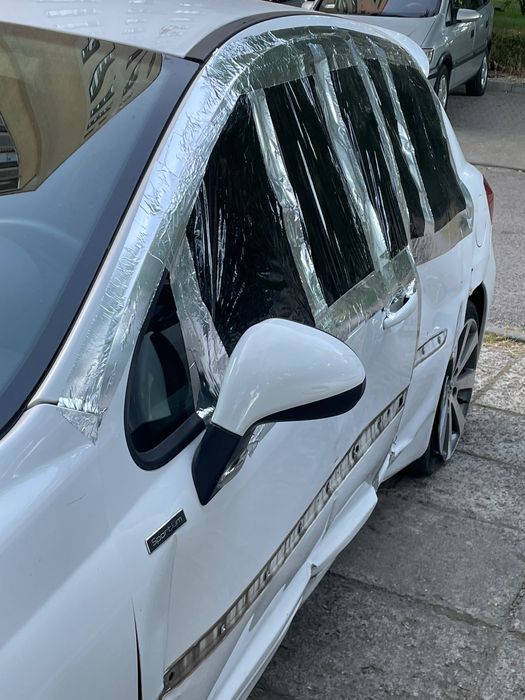 Sprzedam peugeot 207 1.6vti 2011r + opony ze stalówkami 2024