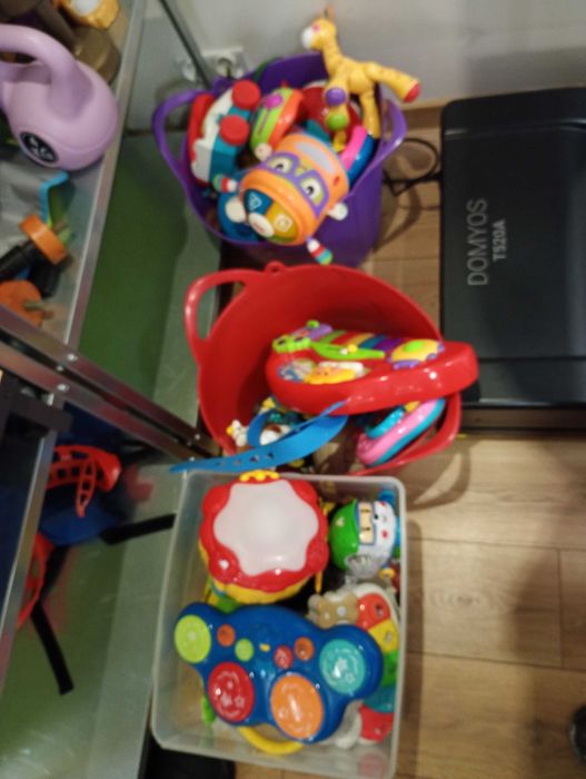 Zestaw zabawek grających świecących cena za całość