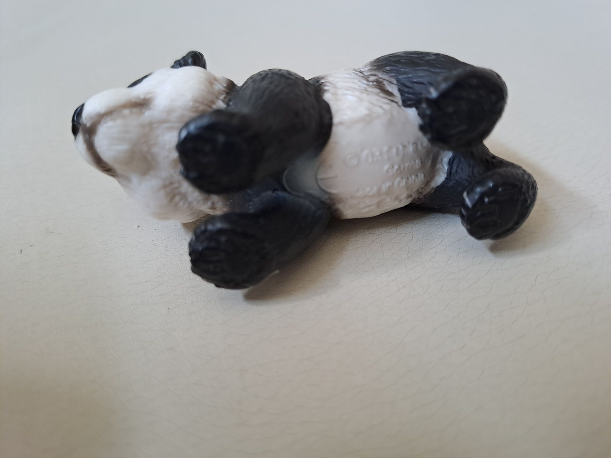 Figurka Schleich - młoda panda wielka