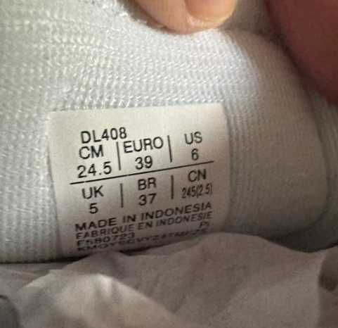 onitsuka tiger EUR 39