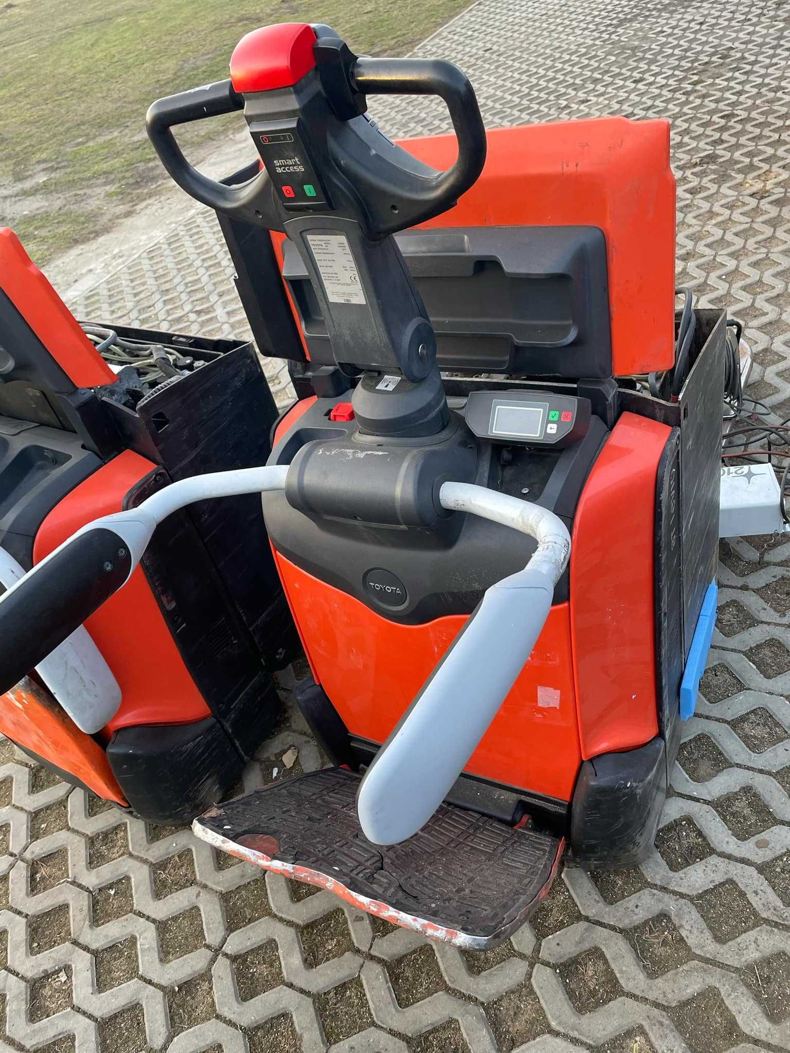Toyota BT LPE200  2017 rydwan paleciak elektryczny z podestem
