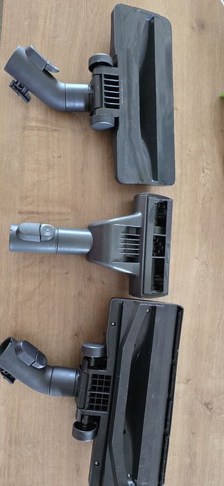 Kpl. nowych szczotek do odkurzacza HOOVER. Polecam!!!