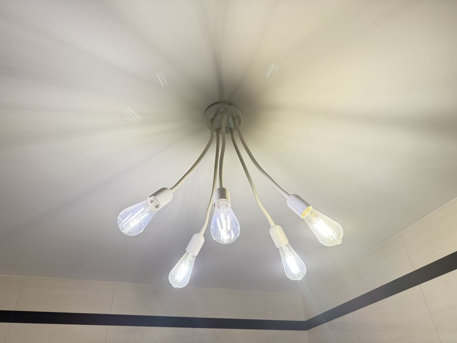 Lampa żyrandol bialy plus dwa kinkiety