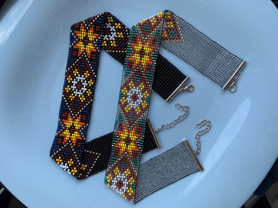 Чокер з бісеру ручної роботи