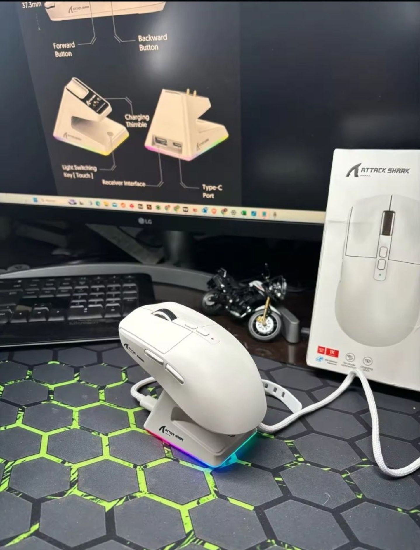 Ігрова миша Attack Shark X6 на топовому сенсорі 26000 dpi + dock RGB