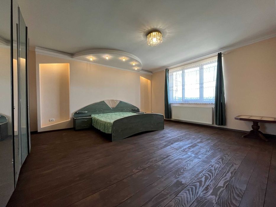 Будинок 440кв.м., 0.1га землі, м. Косів - 250,000$