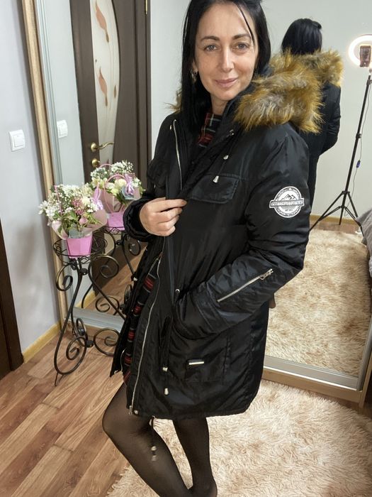 Зимова жіноча куртка