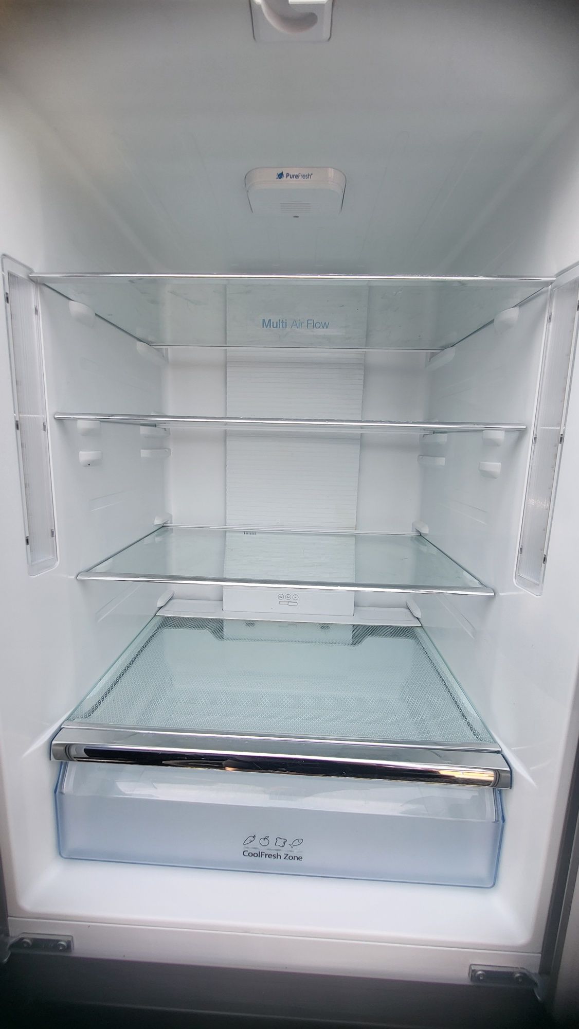 Холодильник Hisense