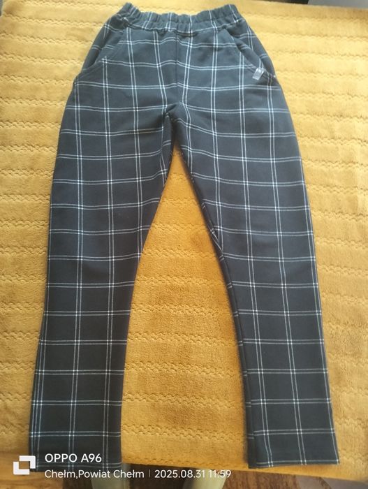 Sprzedam garnitur chłopięcy 140/146