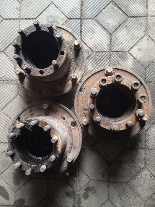 Продам ступіци паз за3205  газ 53 з підшипниками