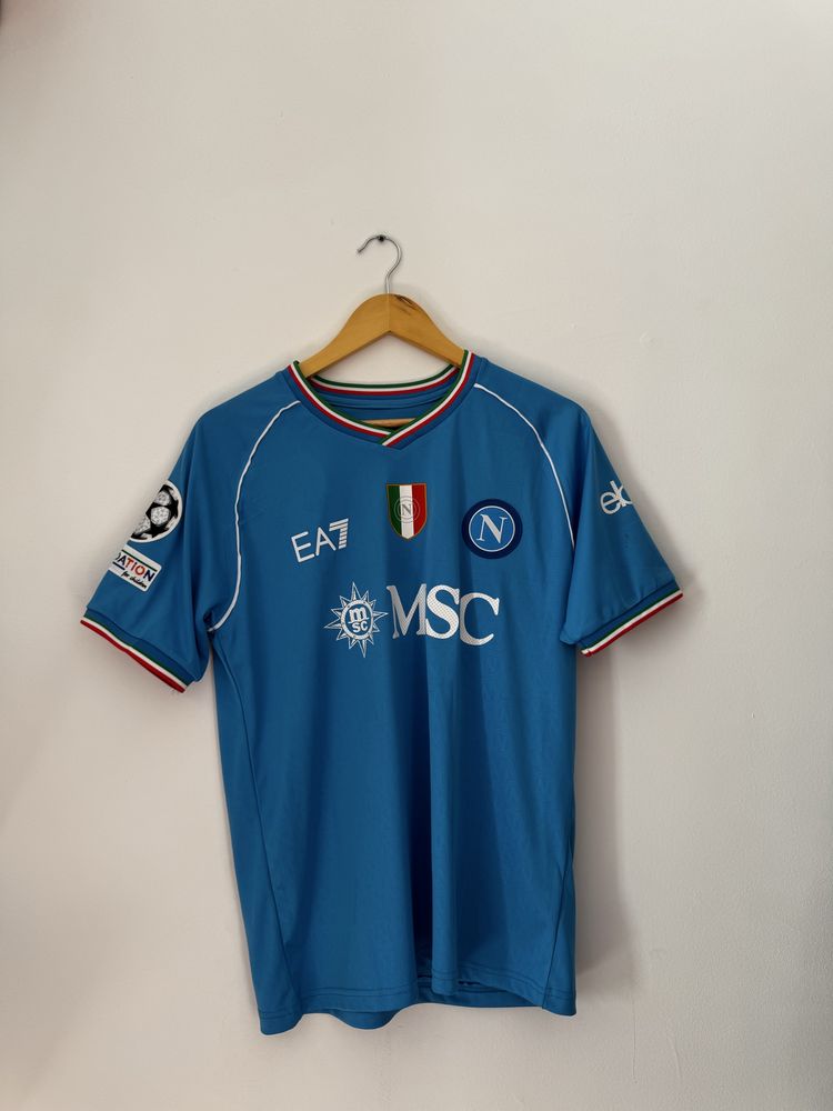 T-shirt Futebol Kvaratskhelia Napoli 23/24 com logo Champions League