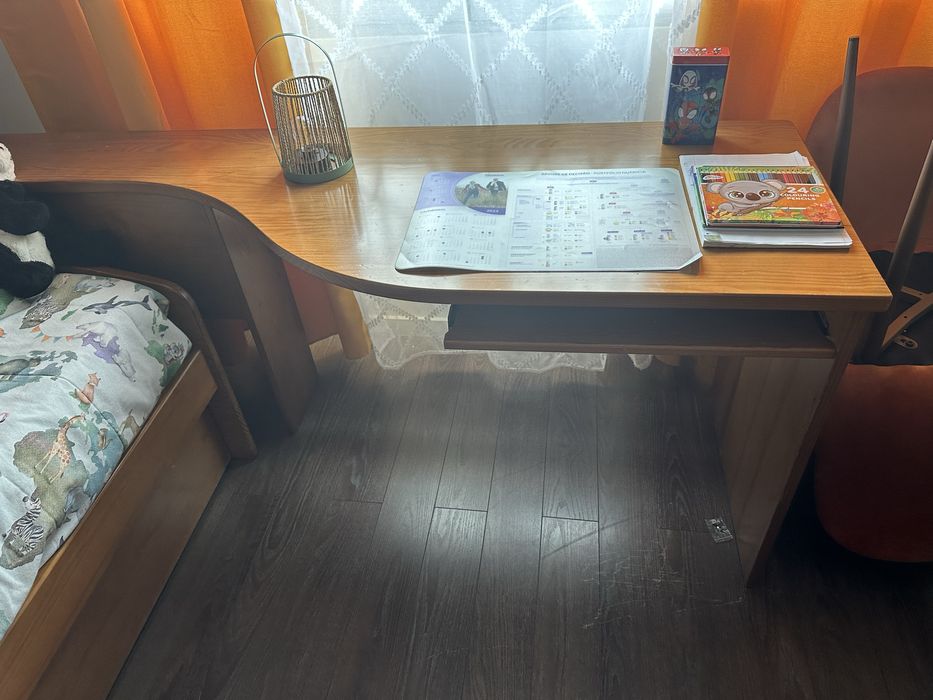 Quarto criança - cama + secretaria