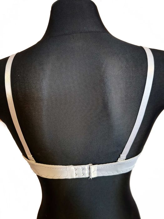 Delikatny wygodny biustonosz stanik r. 75B