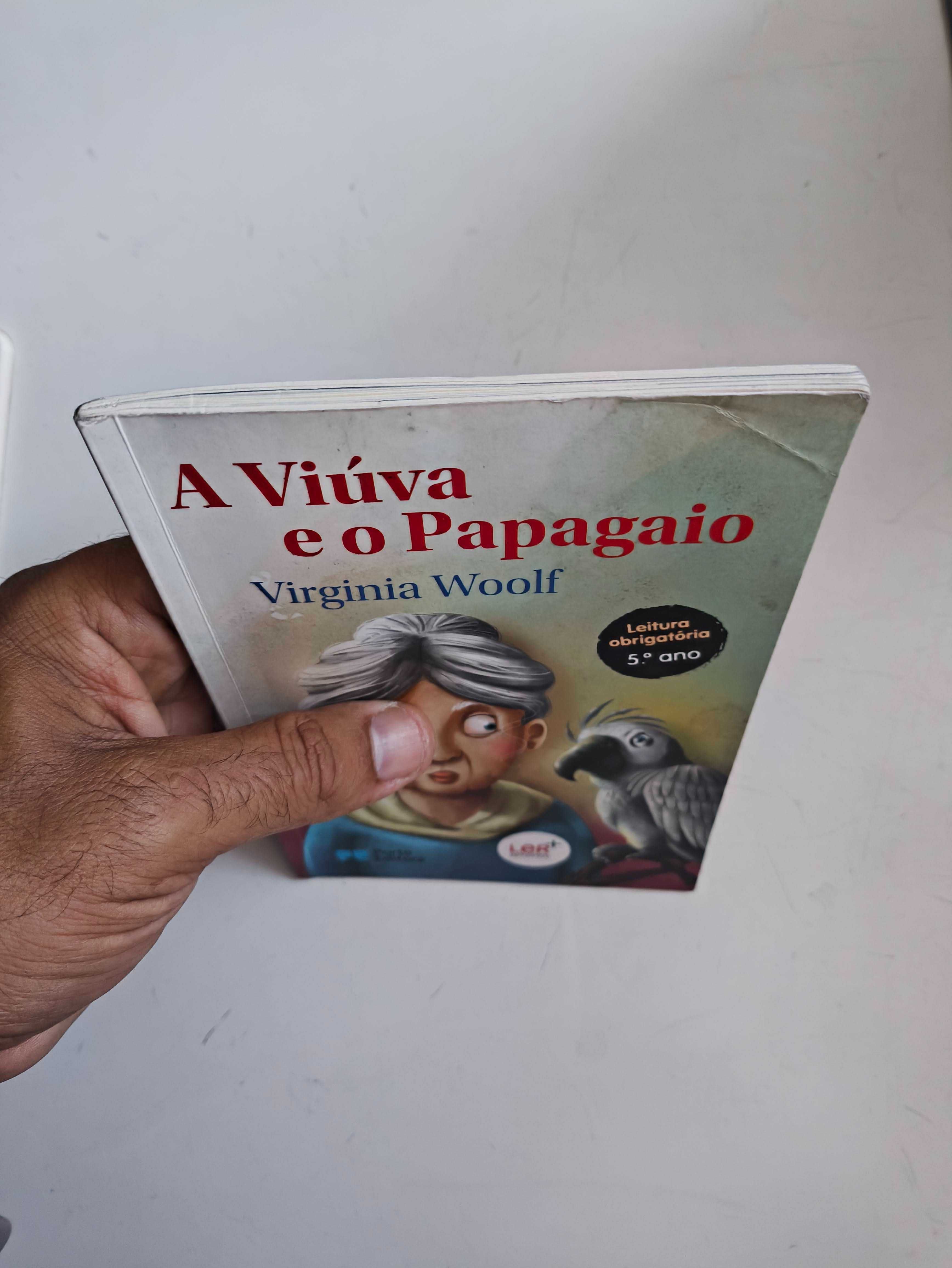 Livro A Viúva e o Papagaio