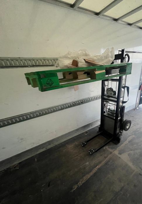 Schodołaz Towarowy,  Akumulatorowy – Udźwig  540 kg