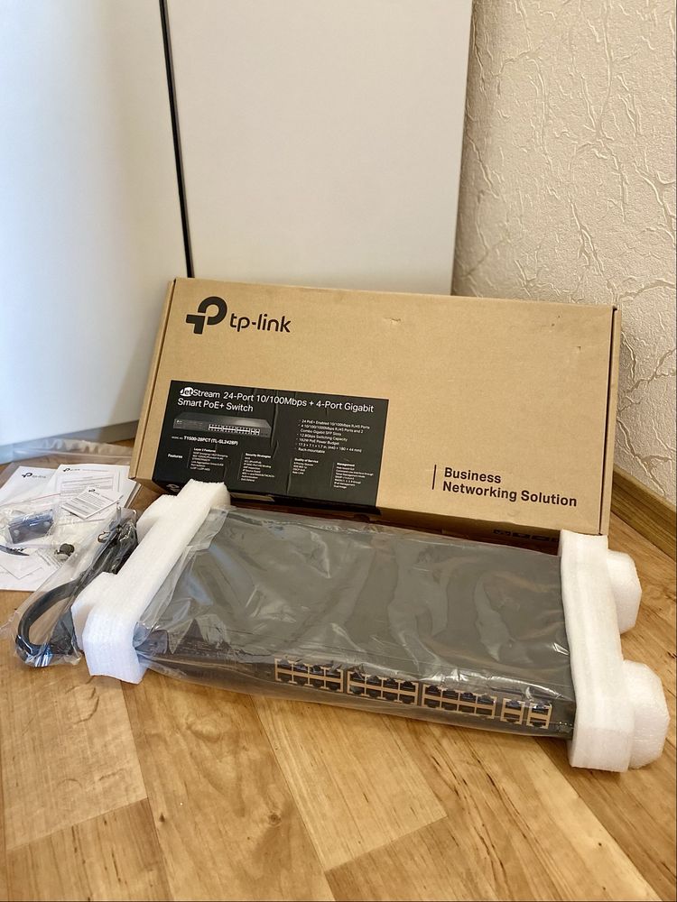 Комутатор мереживий TP-Link TL-SL2428P, новий.