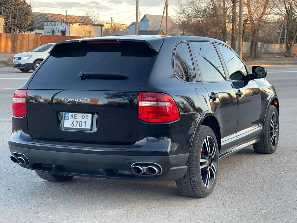 Авто Porshe Cayenne GTS