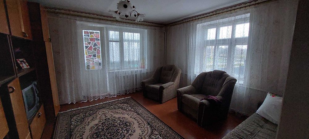 Продам квартиру в с.Хролин