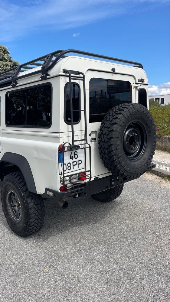 Land Rover Defender 110 TD5 9 lugares