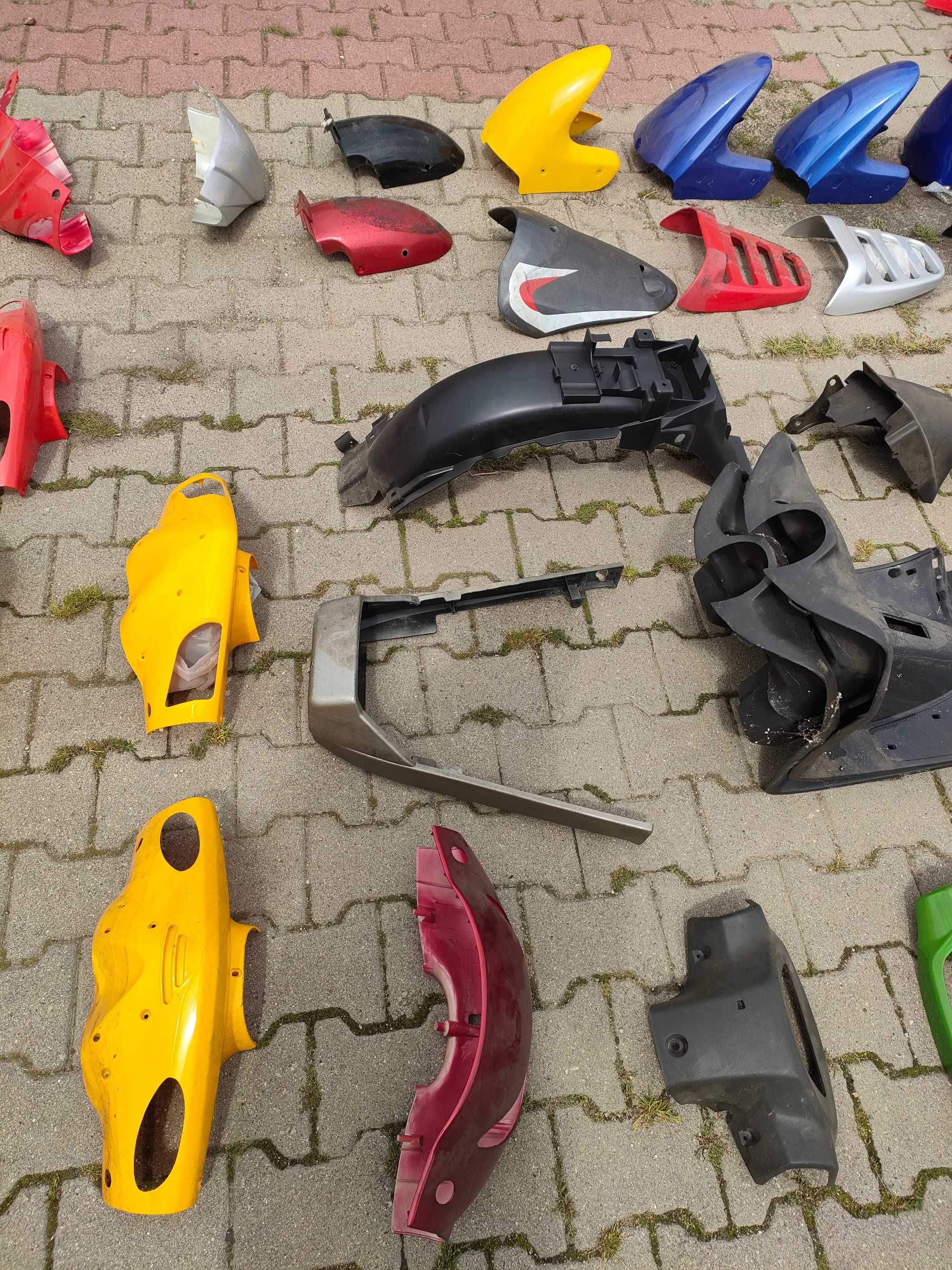 Plastiki do skuterów
