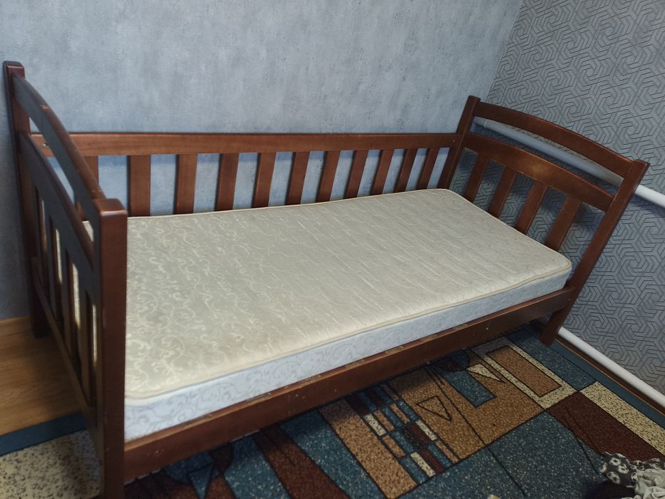 Продам 1-спальне ліжко в хорошому стані