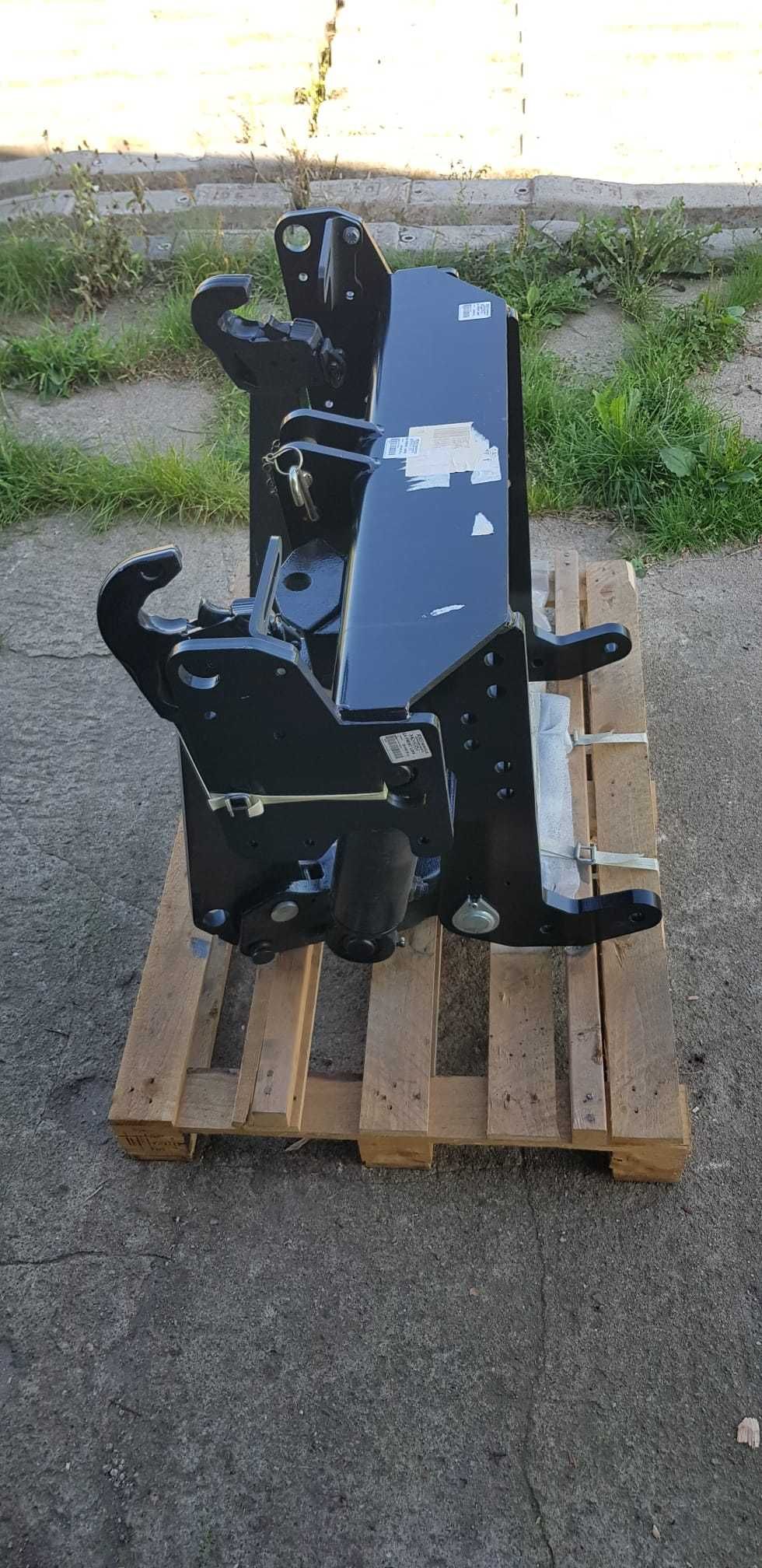 Przedni podnośnik - TUZ JCB Fastrac części  NOWY